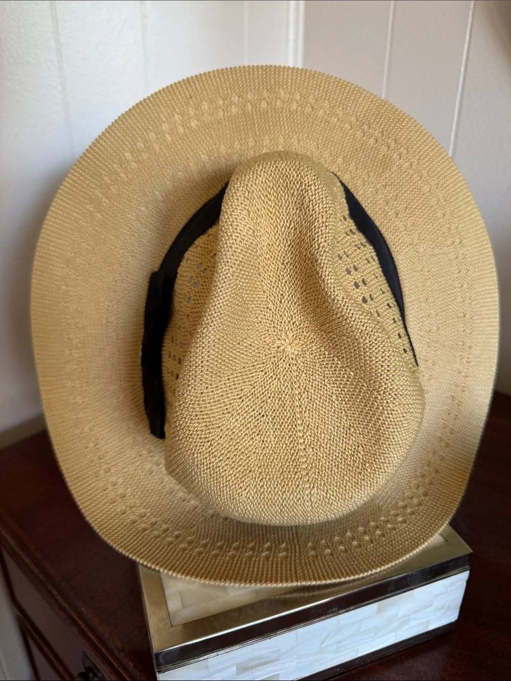 ANNE KLEIN Straw Fedora Sun Hat with Lion Anne Klein Logo Bow